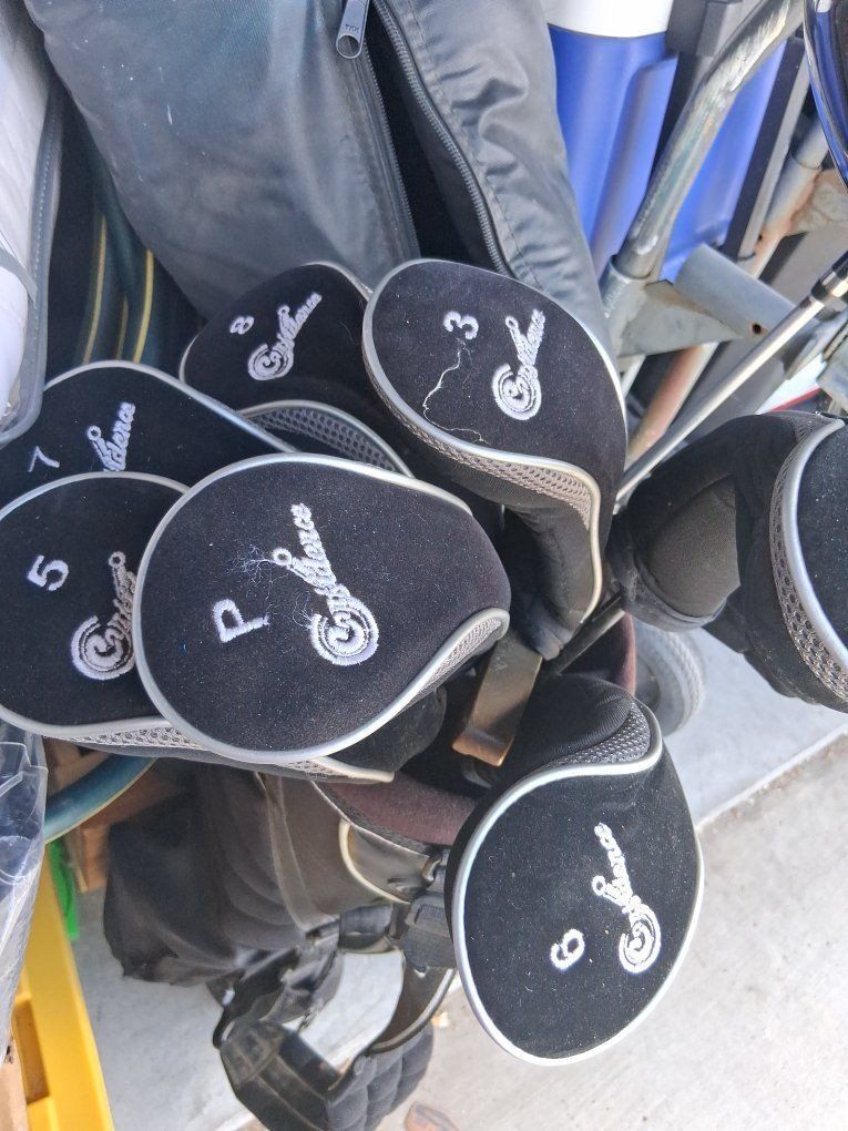 Set of Confidence golf clubs