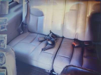 2006 YUKON 3RD ROW SEATS LIKE NEW , TAN $100