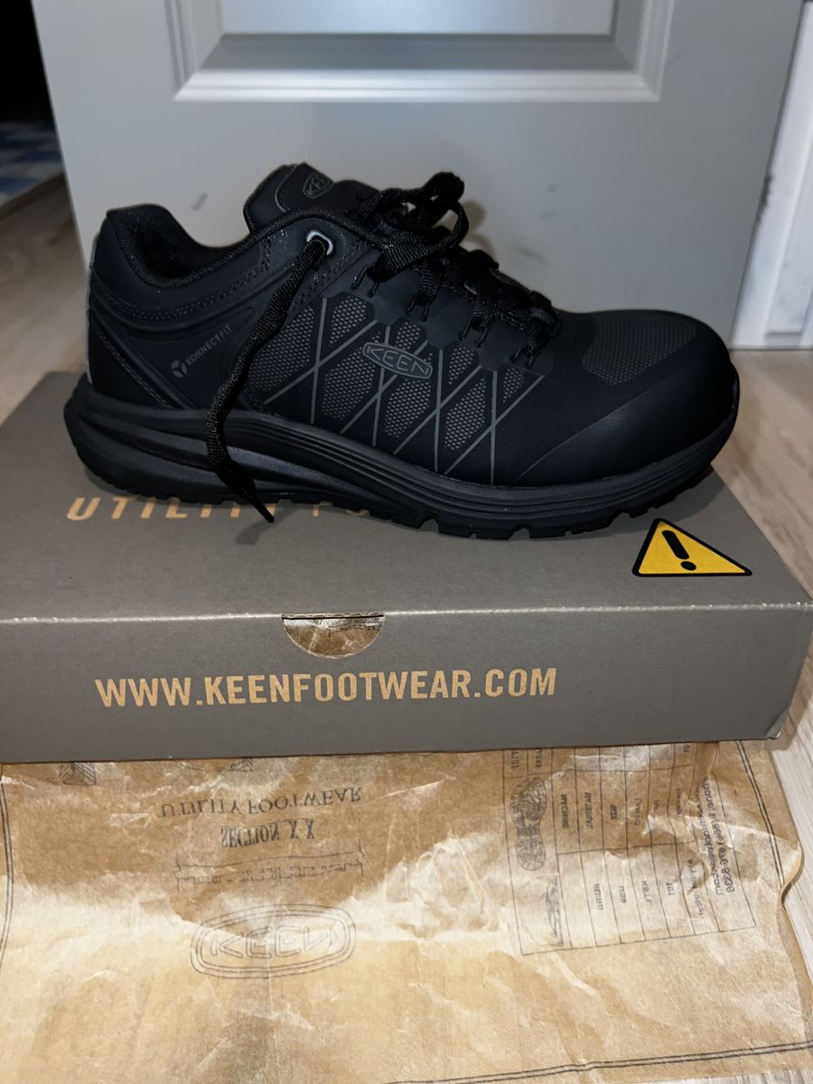 Steel toe shoes
