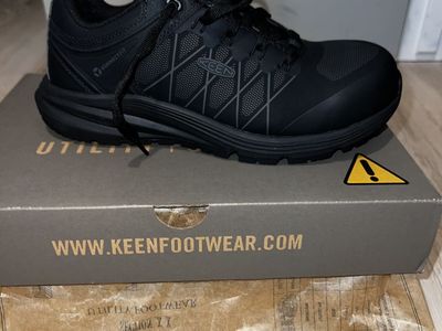 Steel toe shoes