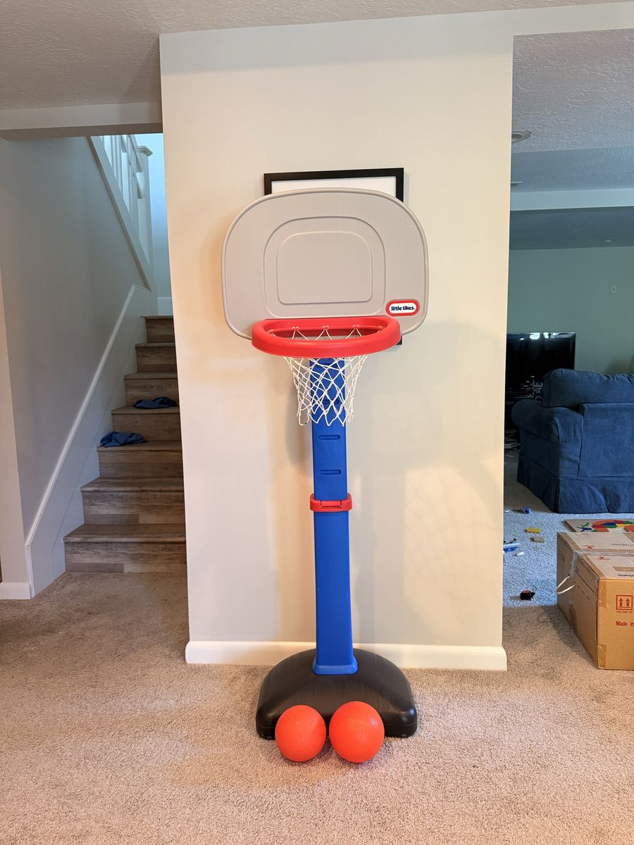 Little Tikes Basketball Set