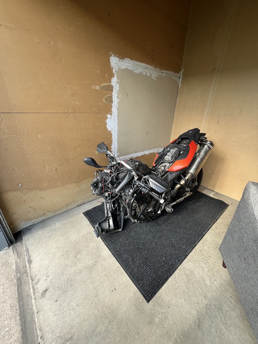 2010 BMW F800 BMW Motorcycle Project / Parts Bike