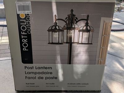 Portfolio Outdoor Post Lantern Lampadaire Rust Finish Clear Beveled Glass 3-Light