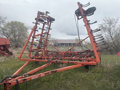 Field cultivator