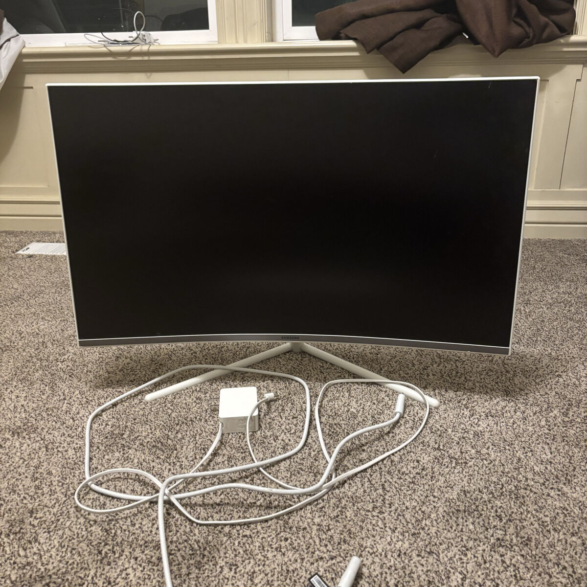 Samsung 32-inch curved 4K monitor