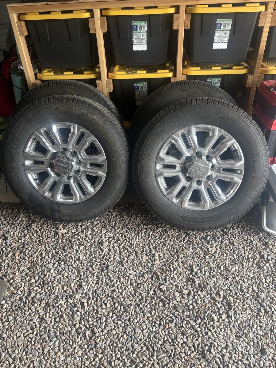 275/65R20 Michelin Agilis Cross Climate