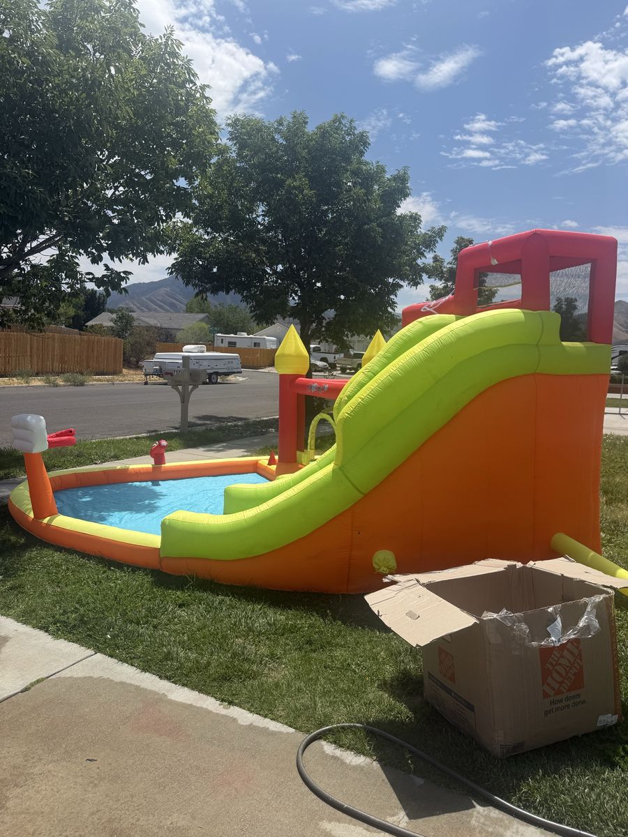Inflatable Water Slide and Splash Pool Combo