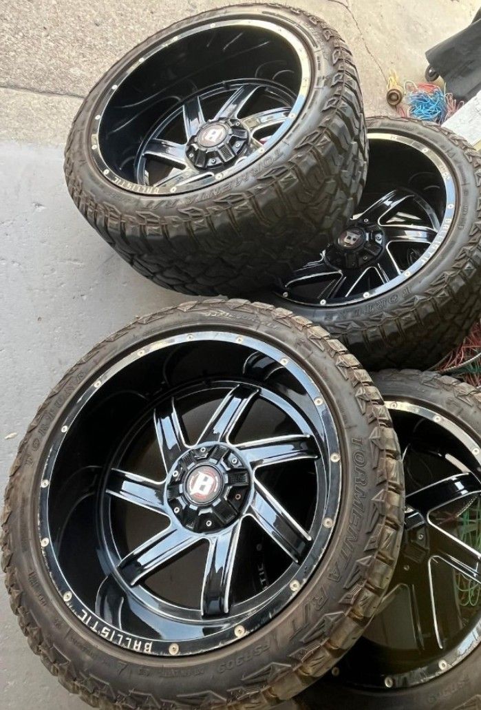 $1700 Ballistic wheels 33x12.50 R22LT