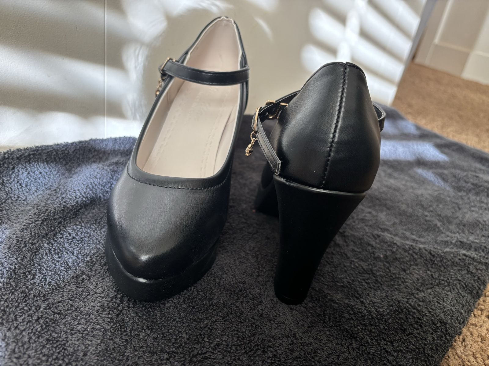Black Platform Heels Size 6 with easy adjustable straps