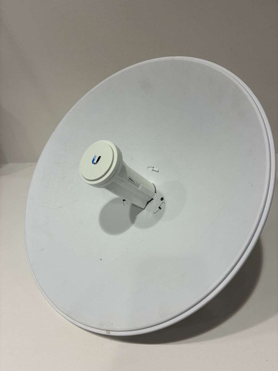 Ubiquiti PowerBeam airMAX High-Performance Dish Antenna with Mounting Bracket
