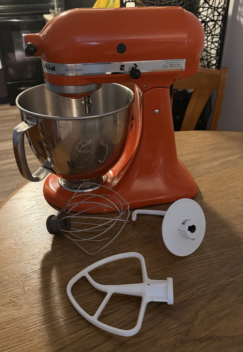 Beautiful Orange Kitchenaid like new stand mixer