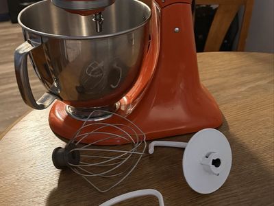 Beautiful Orange Kitchenaid like new stand mixer