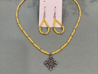 Yellow Beaded Flower Pendant Necklace & Matching Tear Drop Earrings