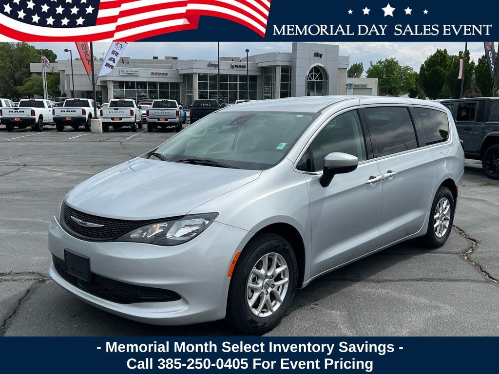 2023 Chrysler Voyager LX