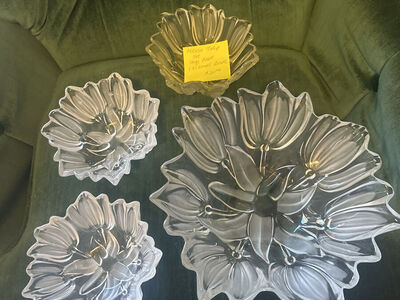 Mikasa Tulip Serving Bowls