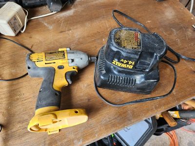 Dewalt impact driver with 1/2" shank. 14v