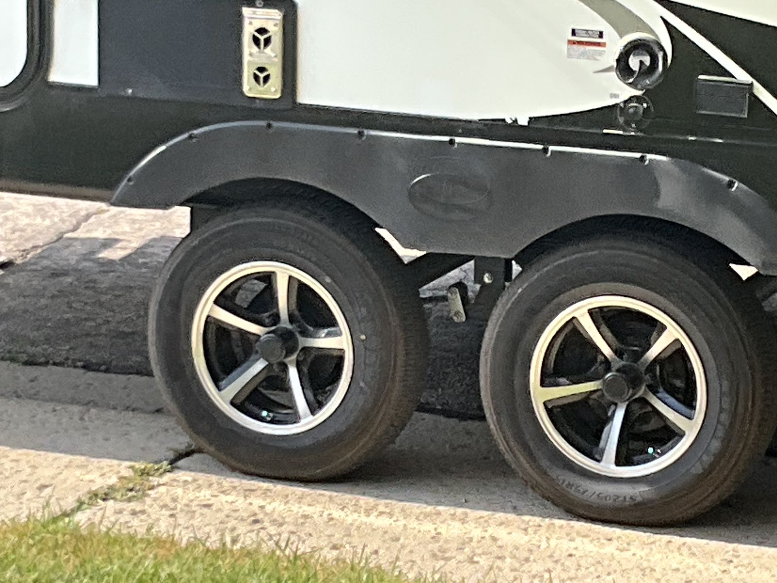 Main image 9