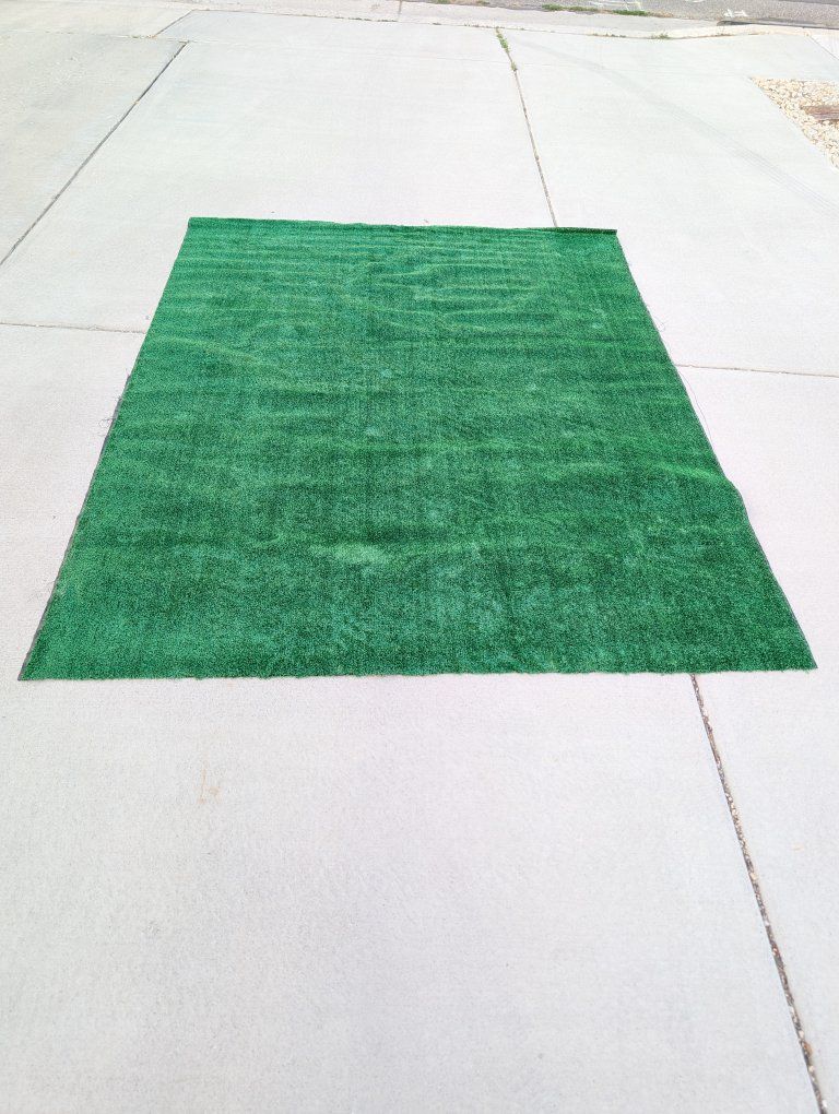 8ft by 6ft Turf Rug