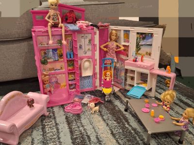 Barbie Getaway House W/Car