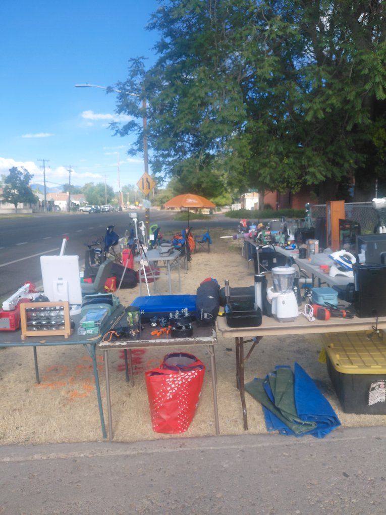 Various Items - Garage Sale Finds: Home Goods, Electronics, Apparel, and More