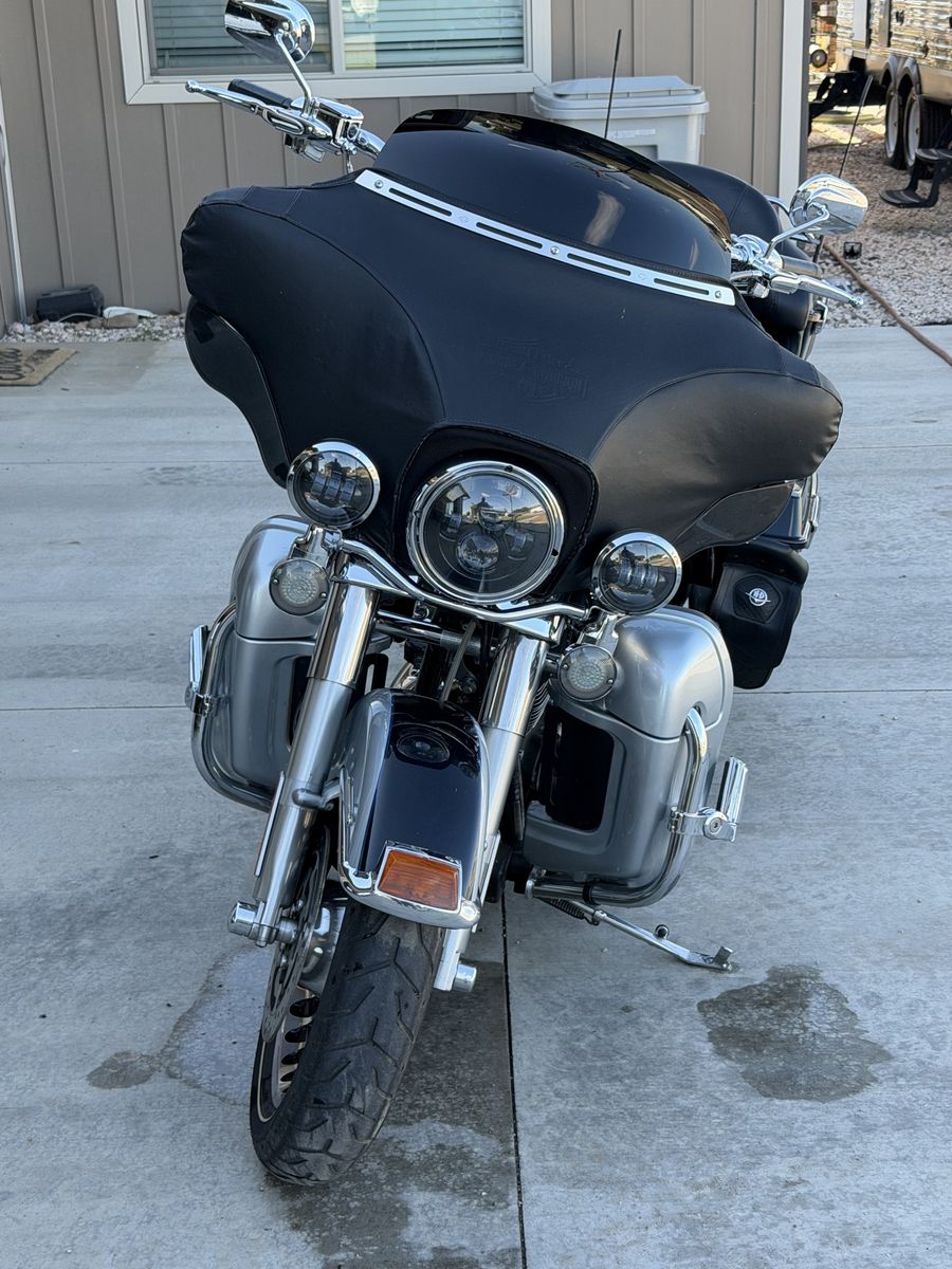 Harley Davidson Electra Glide Ultra Classic FLHTk 2012 Touring Motorcycle