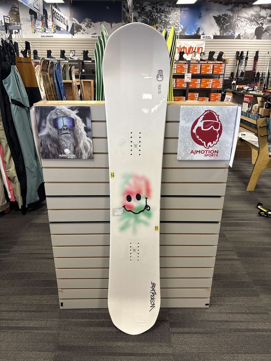 Bataleon Evil Twin 157cm Snowboard - Lightly Used