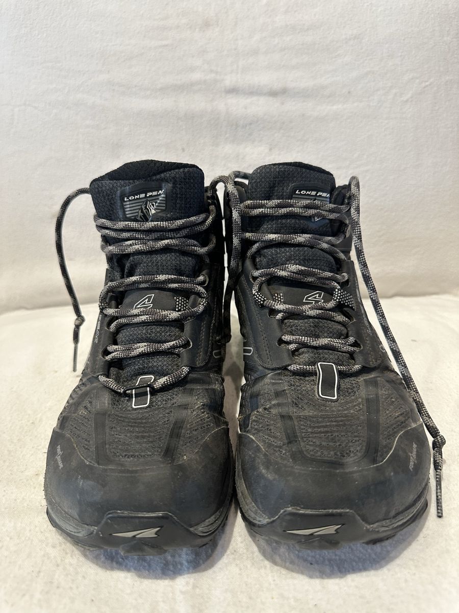 Altra Lone Peak mens size 8.5 waterproof, flexible lightweight, black trail boots