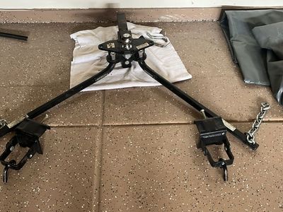 Husky Round Bar Weight Distribution Hitch System with 2-5/16 Inch Ball (801-1200 lbs)