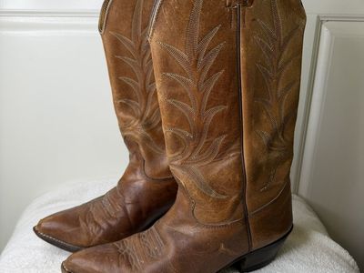 Vintage t USA Made Brown Leather Western Cowboy Boots Women’s 8.5 B
