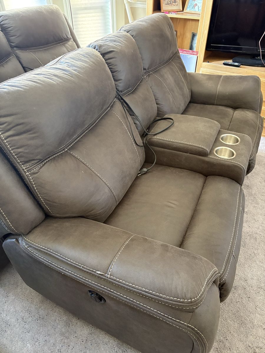 Love Seat/couch/double Power Recliner