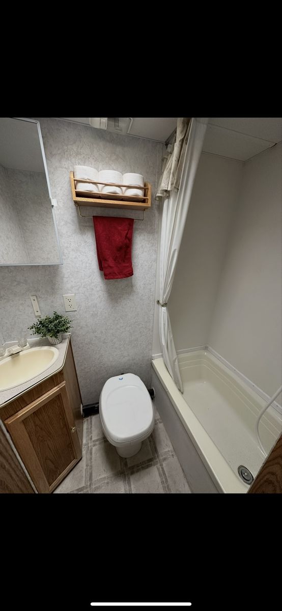 Main image 4