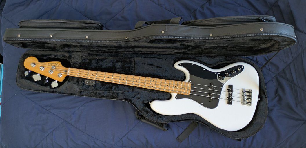 Fender Player II Jazz Bass with Case