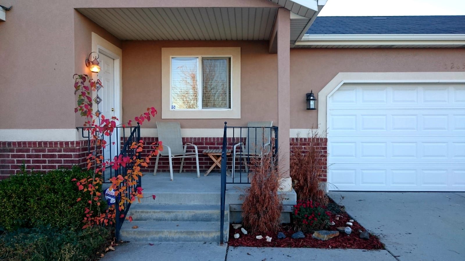 Spacious basement in a clean home. Great neighborhood. 2br/1bth