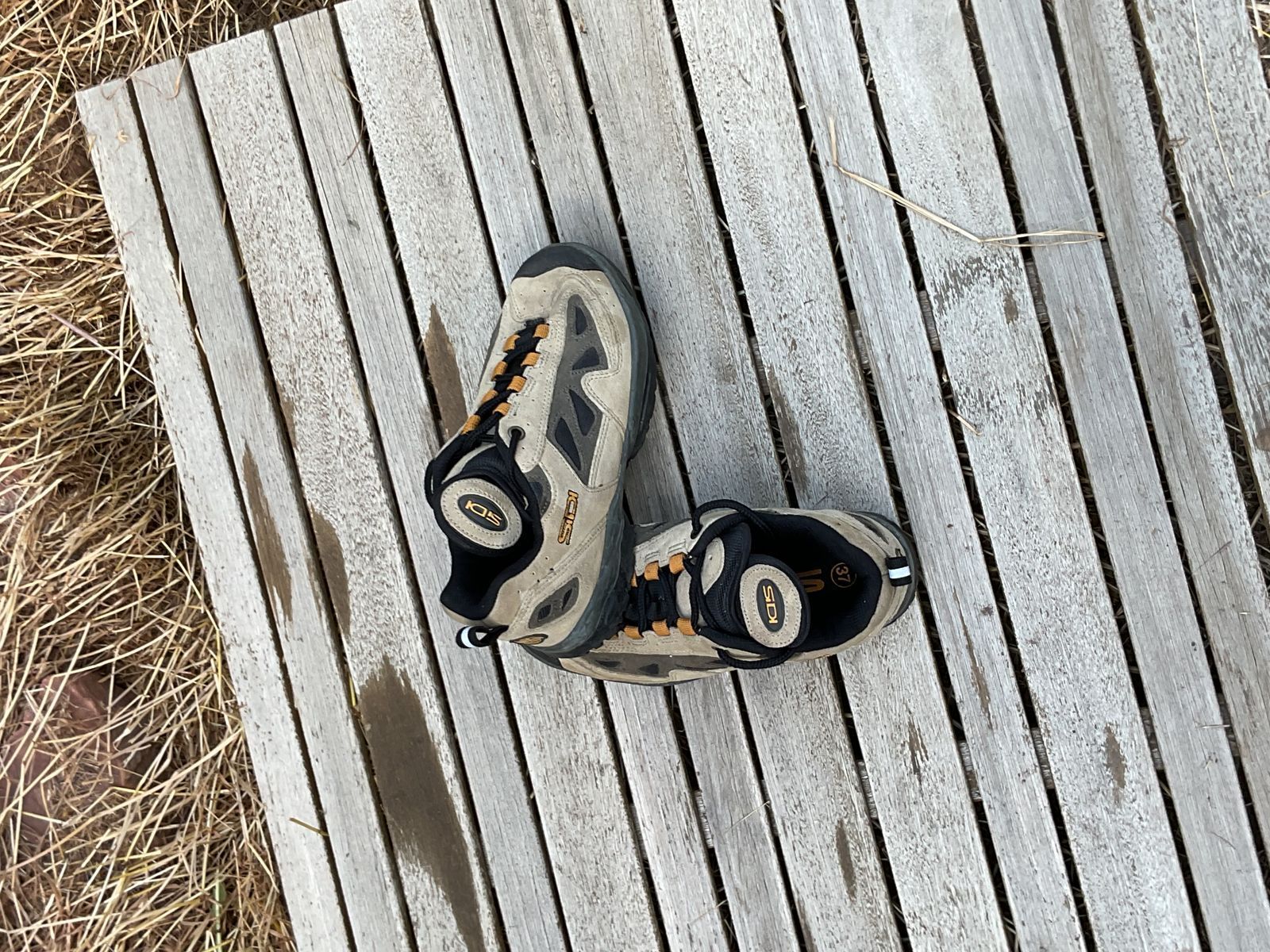 beige and brown mountain bike shoes
