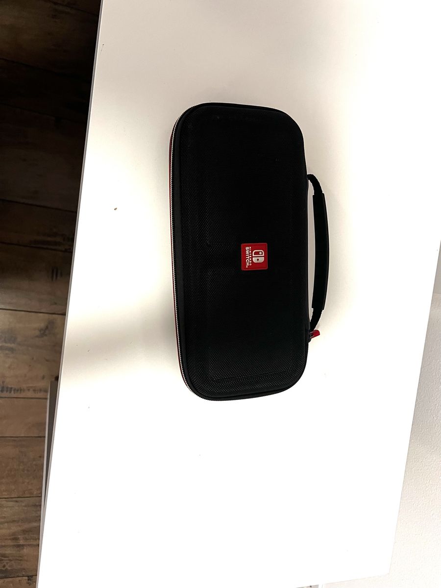 Main image 3