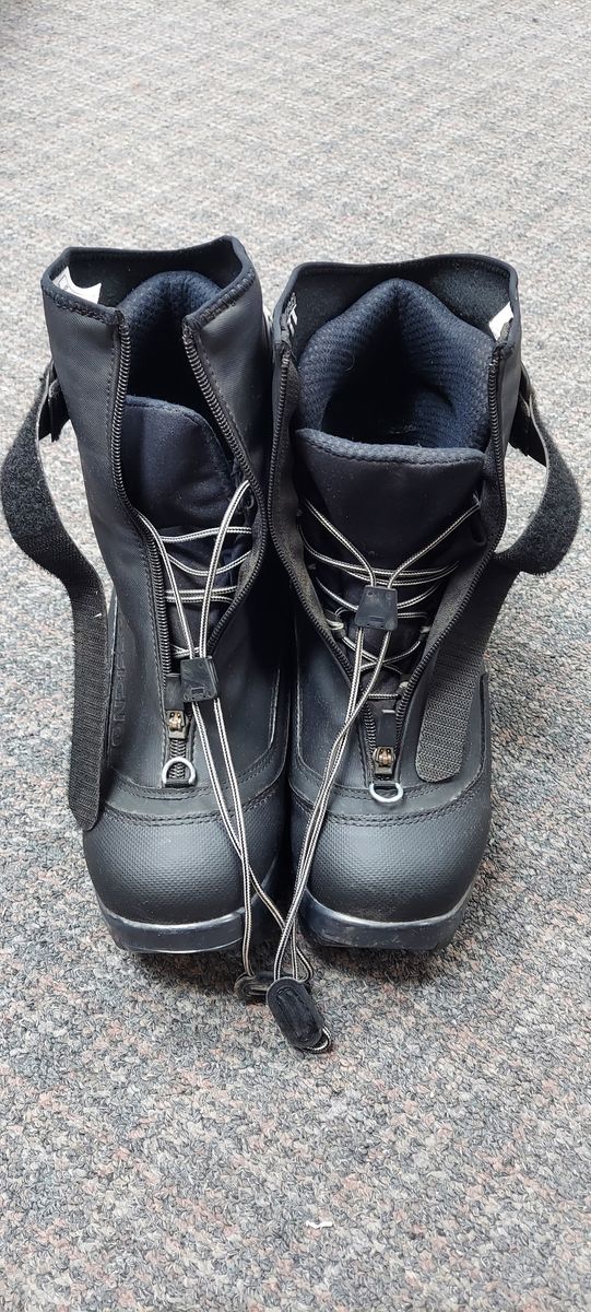 Rossignol BC X3 Cross Country Ski Boots, Size 43