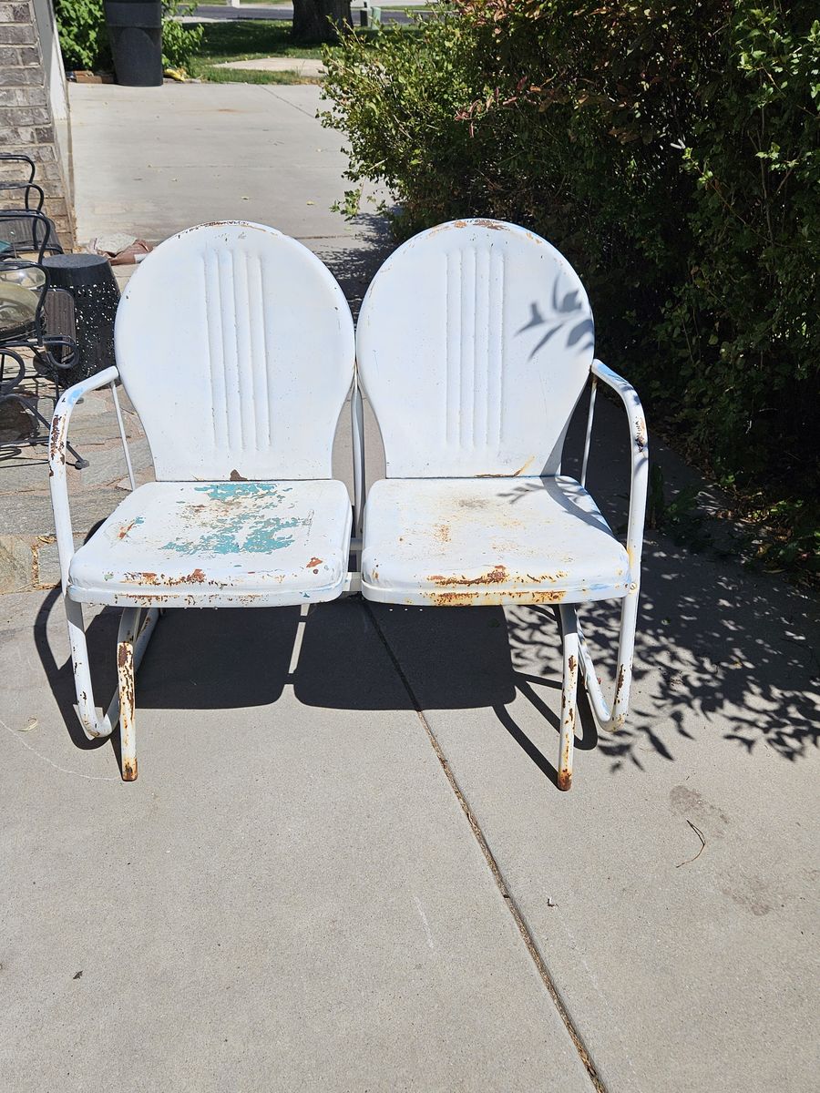 Glider with 2 Rocking Chairs