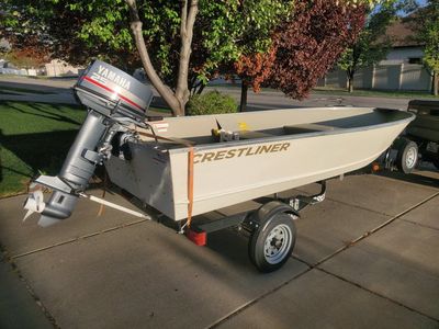 Crestliner Fishing Boat