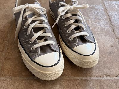 Converse Chuck Taylor women’s size 9