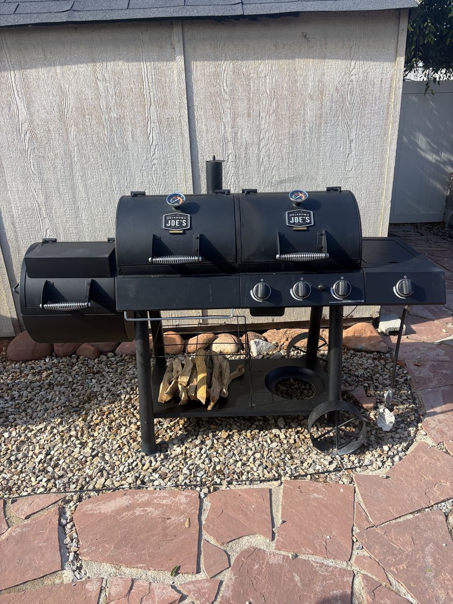 Oklahoma Joe’s combo grill and smoker