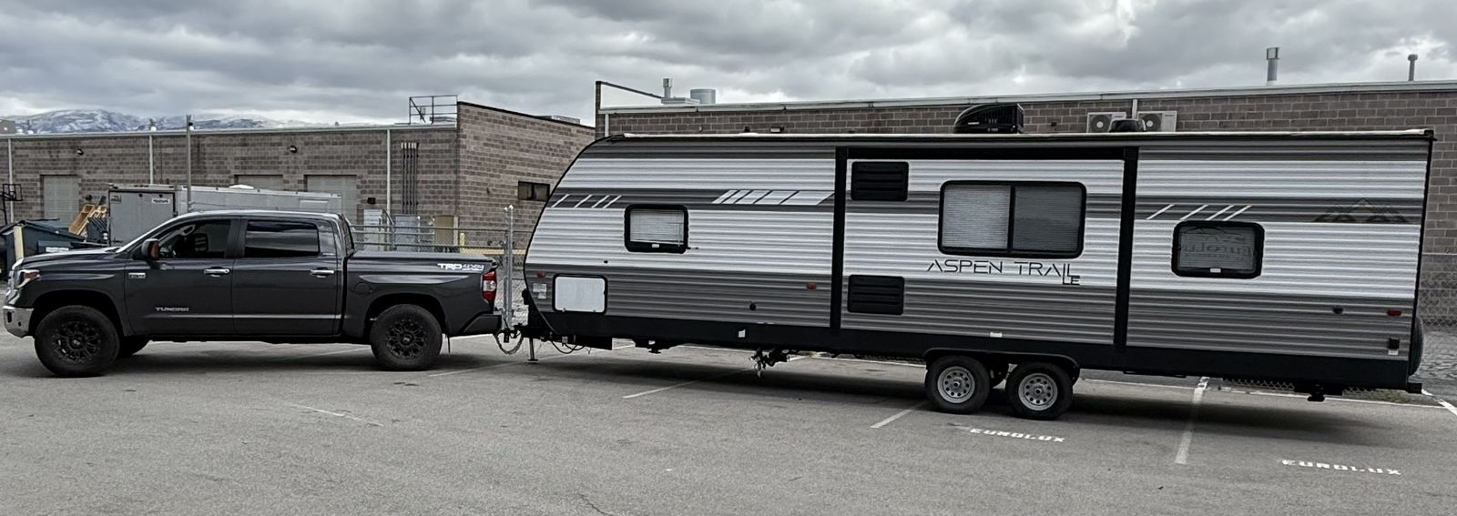 2021 Keystone Aspen Trail 29BB 33'10 FT, Immaculate, like new!