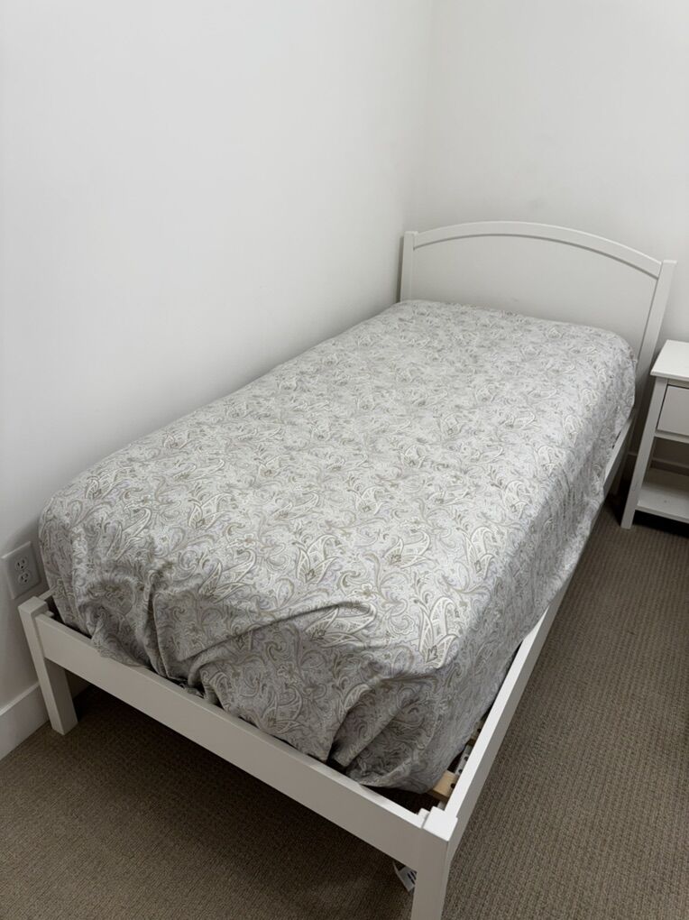 Pottery Barn Twin Bed And Nightstand New Mattress