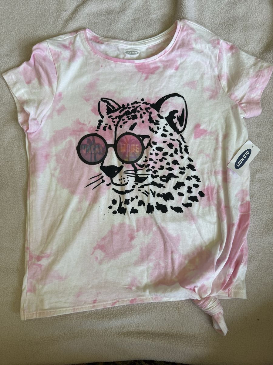 NWT- Girls Graphic tee size M(8)- Do your school Shopping