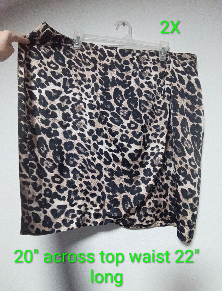 Leopard print skirt 2X Nice