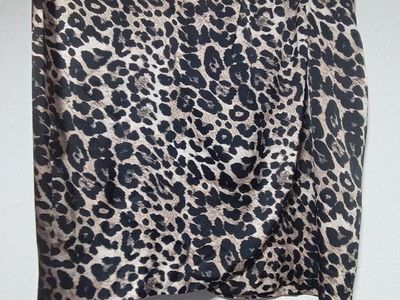 Leopard print skirt 2X Nice