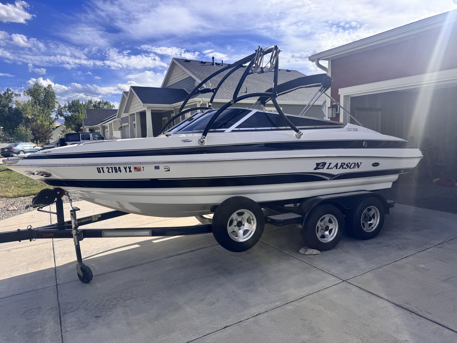 2007 Larson 208