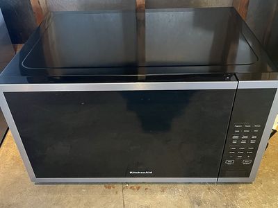 Like new KitchenAid Countertop Microwave