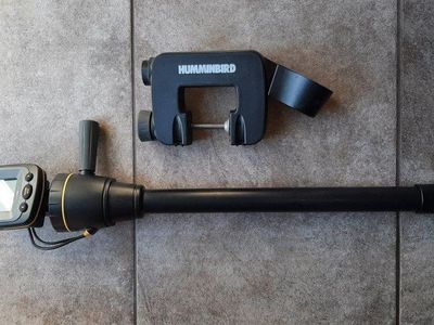 Hummingbird 140c Fishin' Buddy Portable Fish Finder