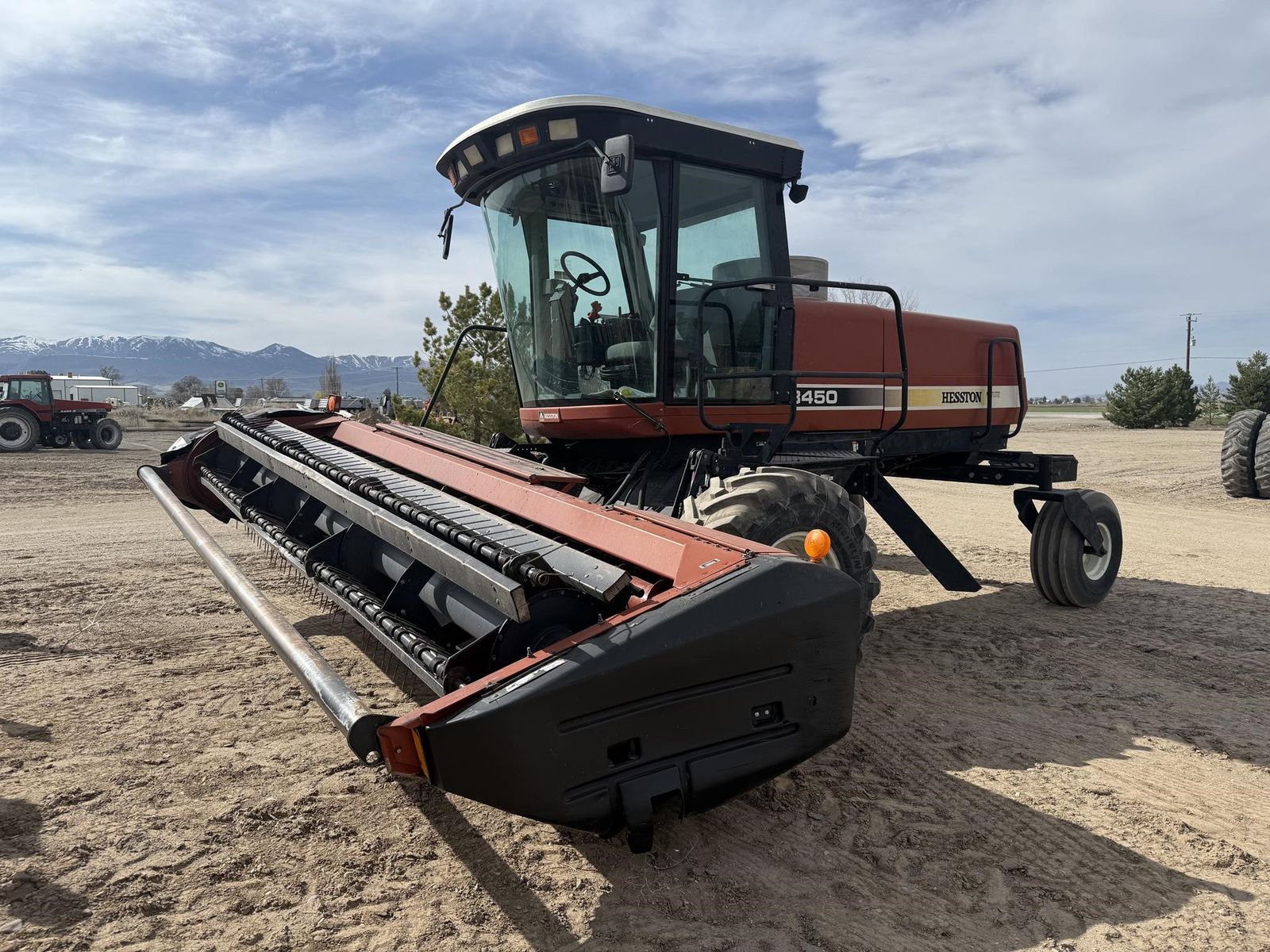 2000 HESSTON 8450 024932