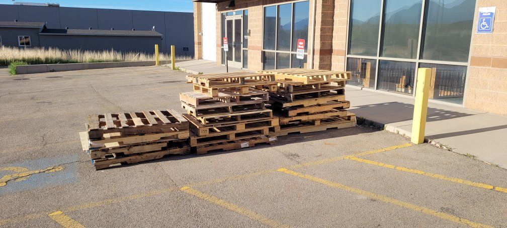 Free Wooden Pallets - Various Sizes